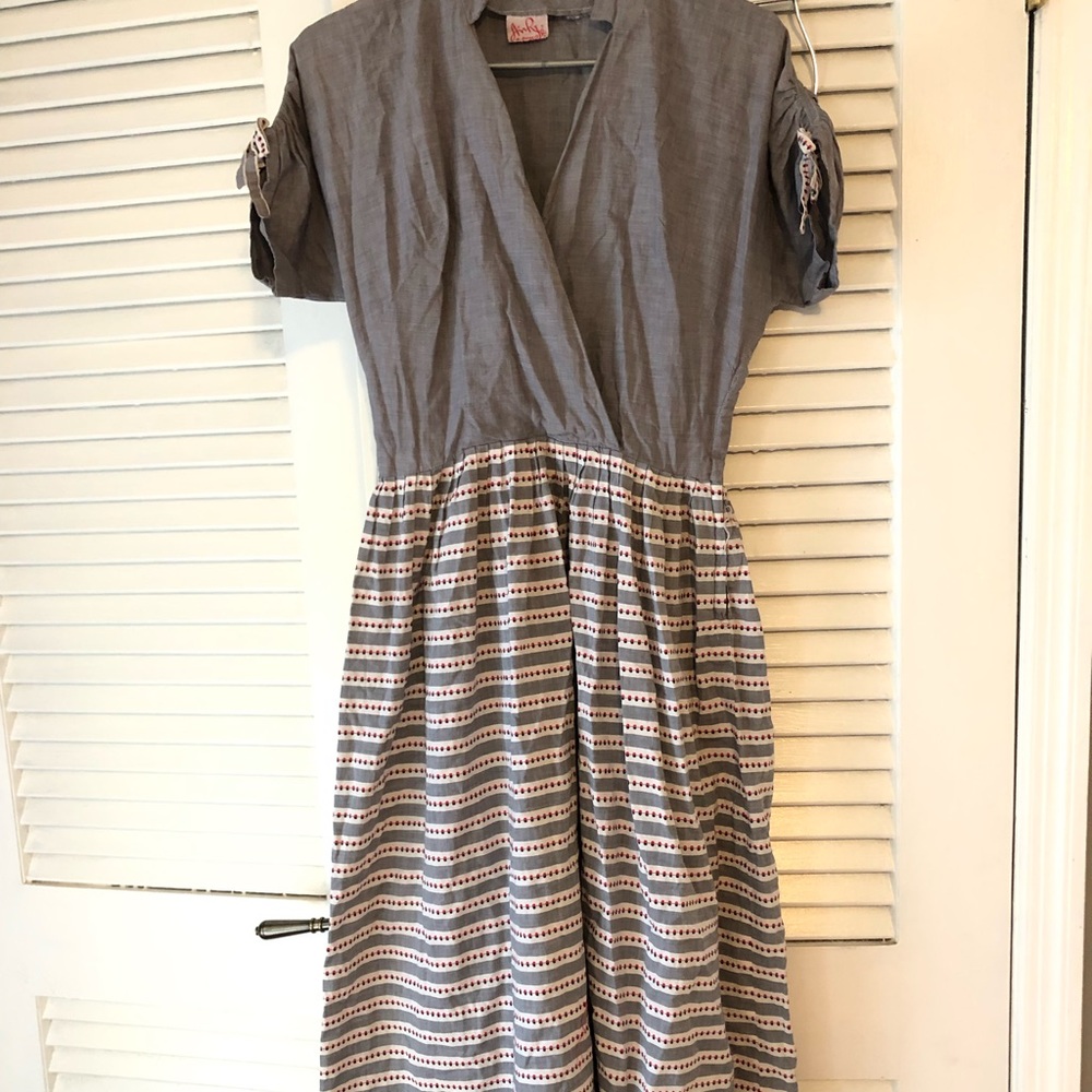 Vintage day dress perfect for a picnic